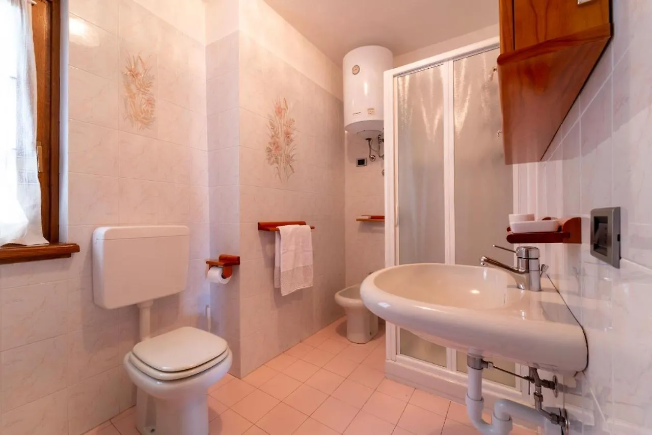 Apartment Un Balcone Sul Lago By Wonderful Italy Montemezzo